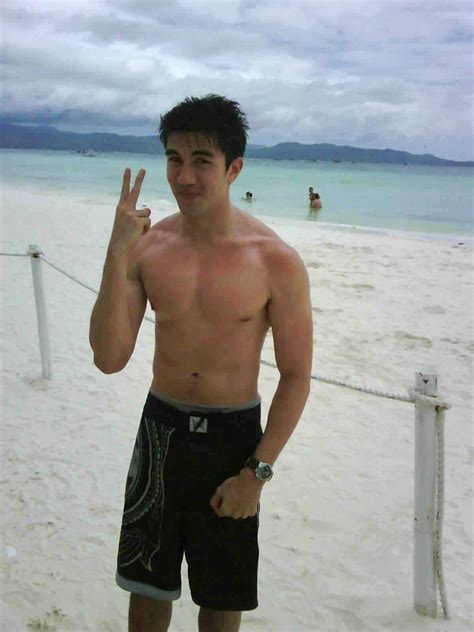 luis manzano naked|Sexy na litrato ng howhow ni Luis Manzano .